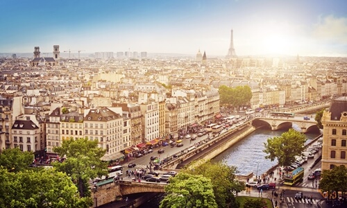  Makeshift patios take over Paris streets amid COVID-19 