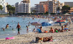  Virus surge a major blow for Spain tourist sector 