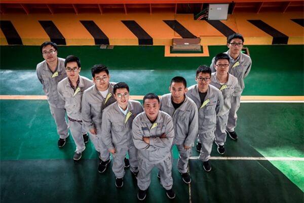 Behind the city lights: the maintenance team in charge of fuel assemblies replacement in Dayawan Nuclear Power Plant in Shenzhen