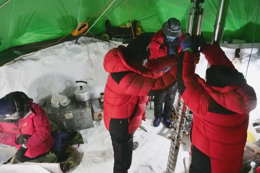 Glacial ice core drilled on Qinghai-Tibet Plateau drives Chinese research