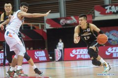 Zhou Qi injured, Liaoning rally past Xinjiang to extend perfect record in CBA