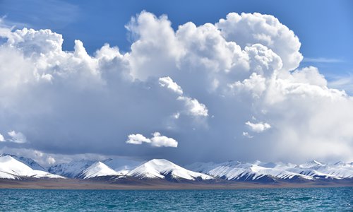  Scenery of Nam Co Lake in Autumn 