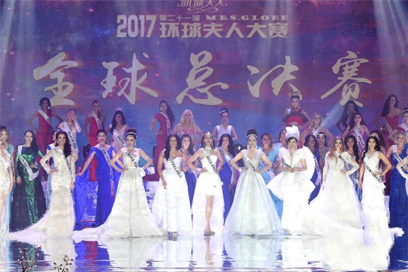 Lithuania’s Mrs. Tatiana Lavrinovic crowned Mrs. Globe in Shenzhen