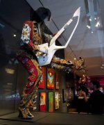  Guitars of the greats rock NY museum 