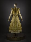  China’s ‘Queen of Couture’ Guo Pei offers attire for auction 