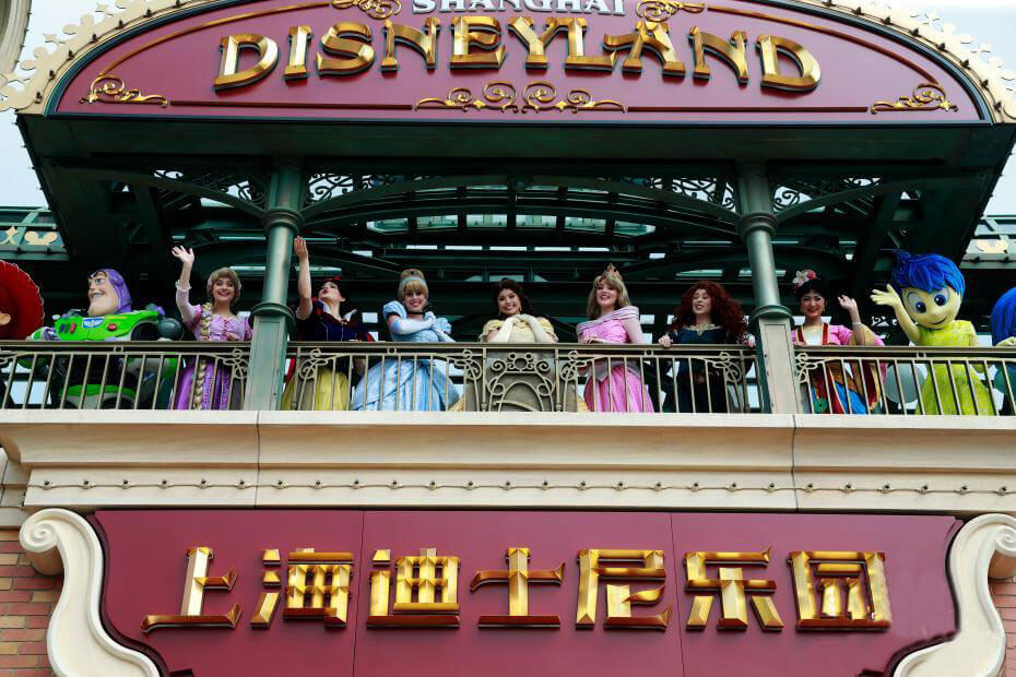 Female tourist on first day of Shanghai Disneyland reopening: Princess can go home again