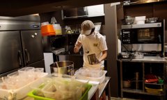  Japan insect enthusiast makes soup from crickets 