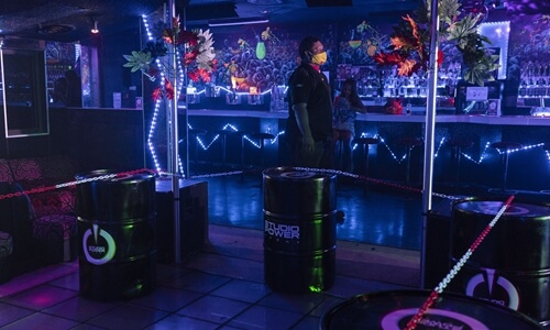 Partygoers rejoice as Iceland’s nightclubs reopen 