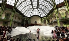  Horsey Chanel rides Lagerfeld’s follies out of town 