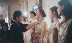  Chinese designer combines clothing and traditional culture 
