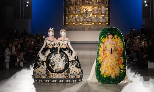  Colorful costumes reflect cultural spirit 