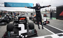  Questions asked over record-breaking Hamilton’s lack of recognition 