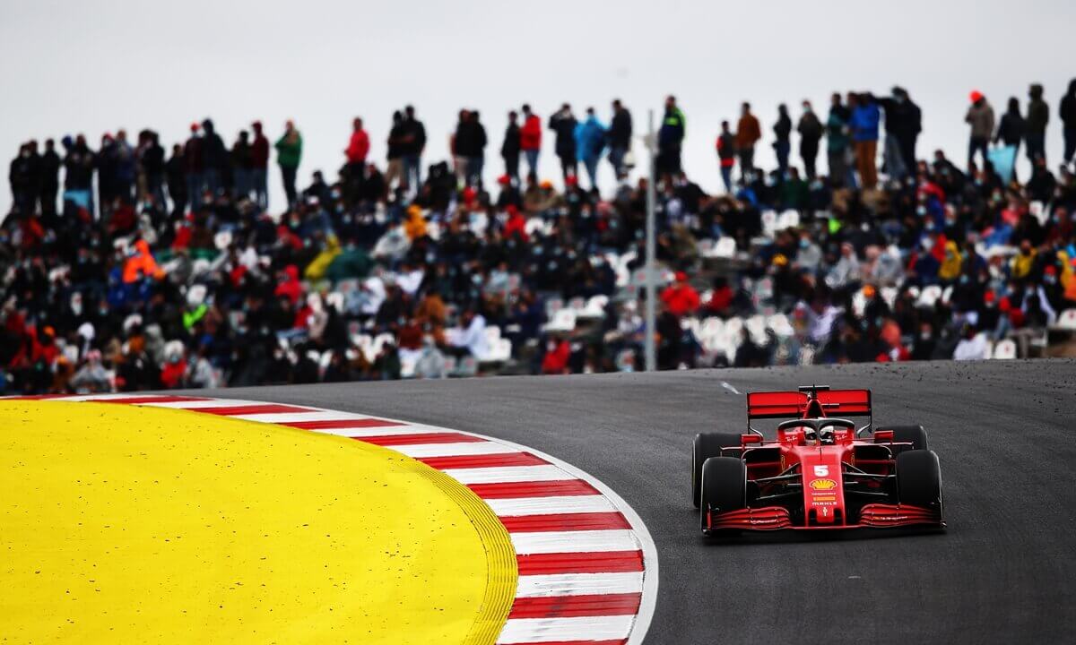  Ferrari rejects favoritism speculation 