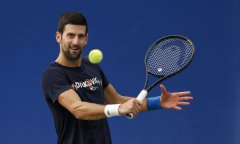  Djokovic eyes ‘amazing’ record 