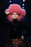  Haute couture turns back on fur, both real and fake 
