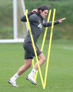  Cavani swaps life on farm for Man Utd spotlight 