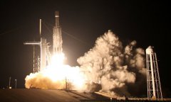  SpaceX's reusable rocket launches communication satellite 