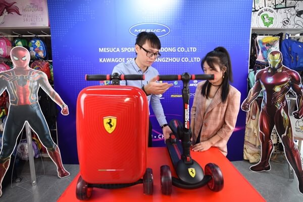  Curtain lifts on 10-day Canton Fair