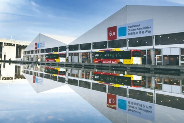  Curtain lifts on 10-day Canton Fair