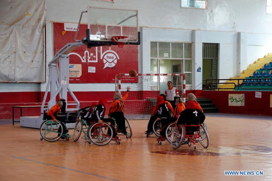 Wheelchair basketball rekindles young Yemeni woman
