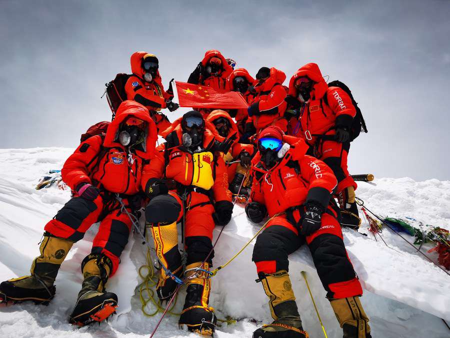 8,848.86 meters -- China, Nepal jointly announce new height of Mt. Qomolangma