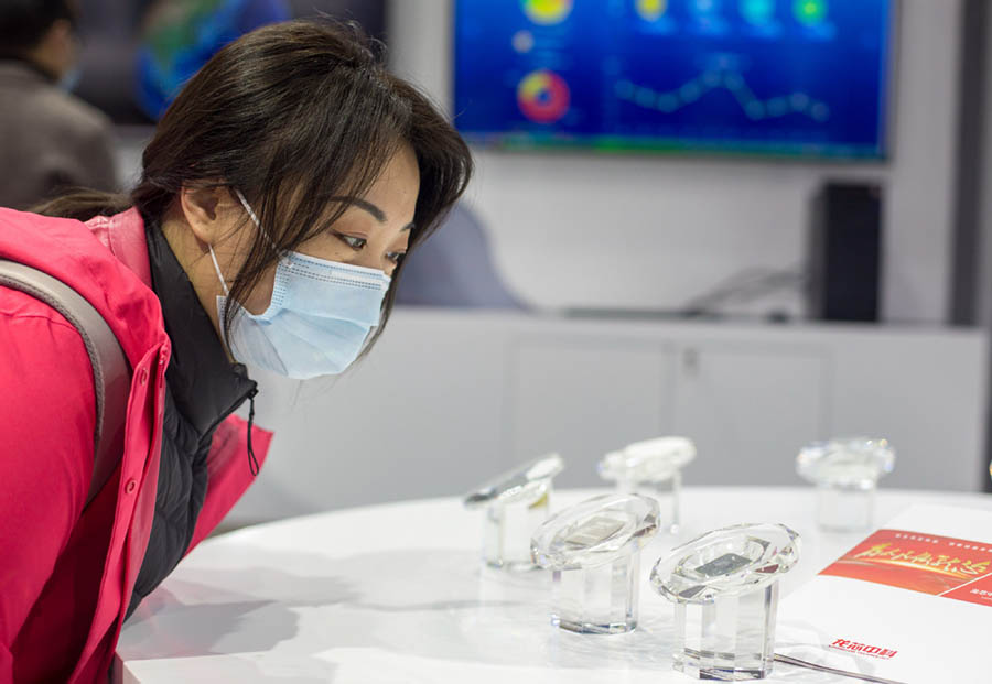 Chinese chipmakers eye global glory