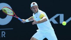 Australian Open lead-up matches suspended as positive COVID-19 case detected