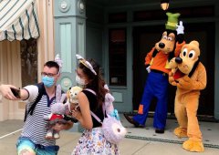 Hong Kong Disneyland, Ocean Park to be reopened