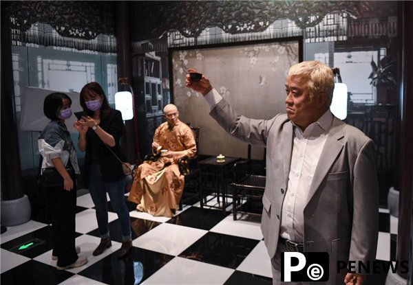  Guangdong artist creates unique house of wax