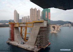 Double-arch steel bridge for Cross Bay Link in Hong Kong erected