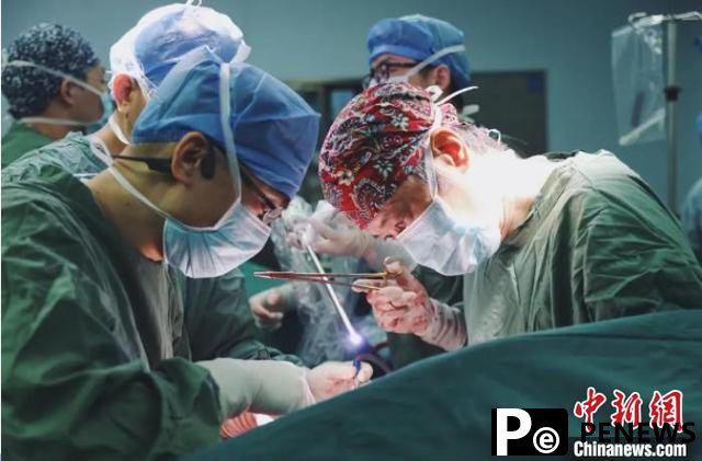 Chinese hospital completes rare lung-liver transplant