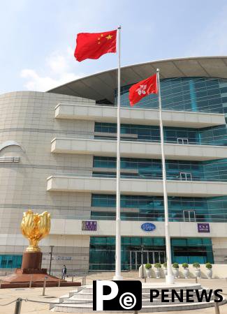  HK front group loses half its members