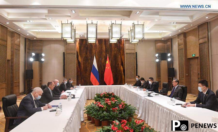 Chinese, Russian FMs hold talks, reach strategic consensus