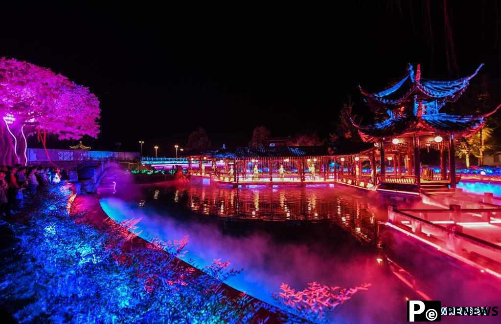 Heqiao ancient town in Zhejiang launches night tours to boost nighttime economy