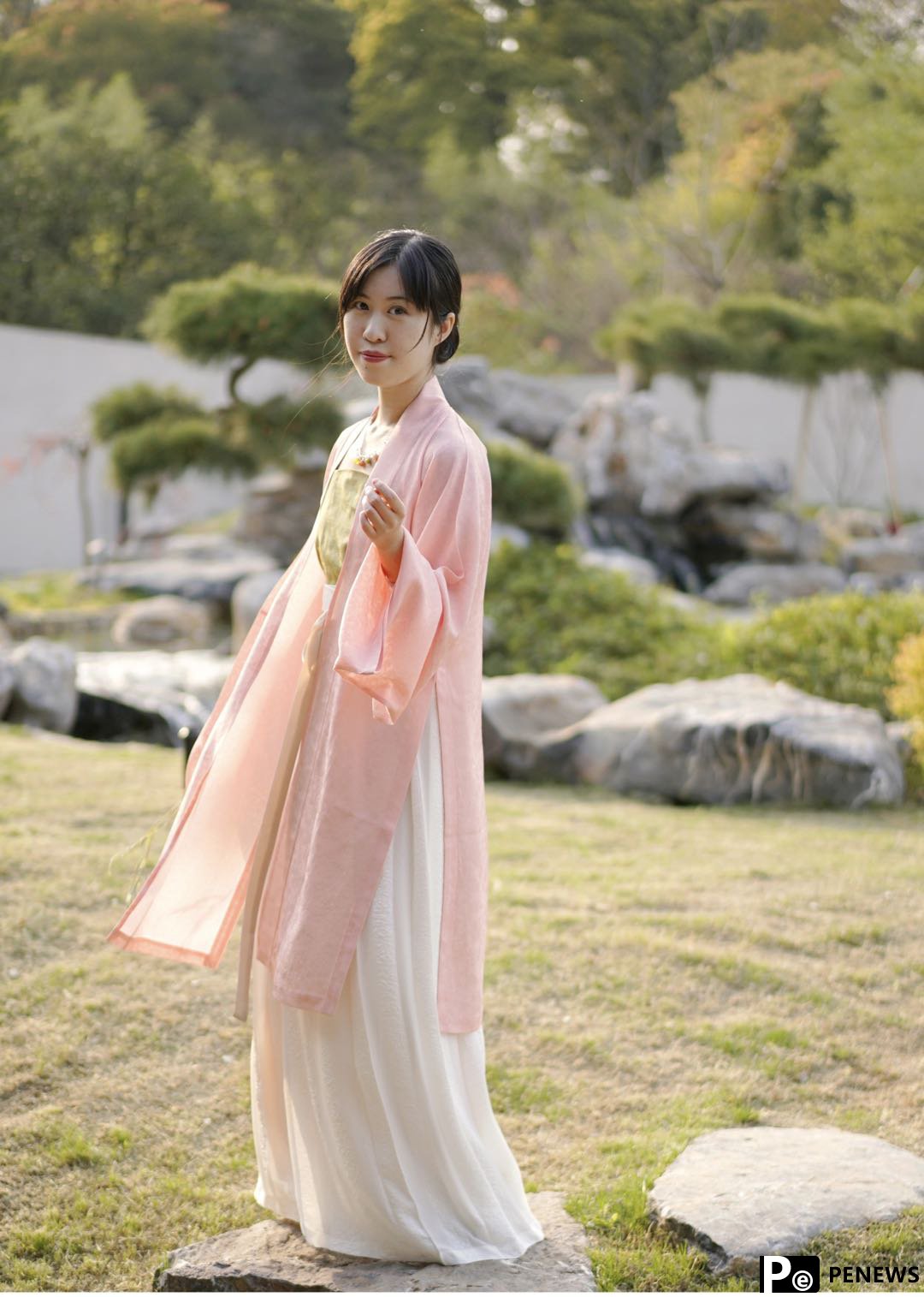 Hanfu: centuries-old Chinese fashion makes a comeback