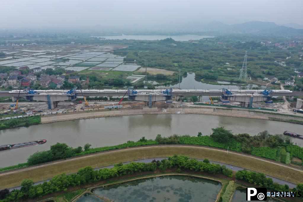 Huzhou-Hangzhou high-speed railway under construction in Zhejiang