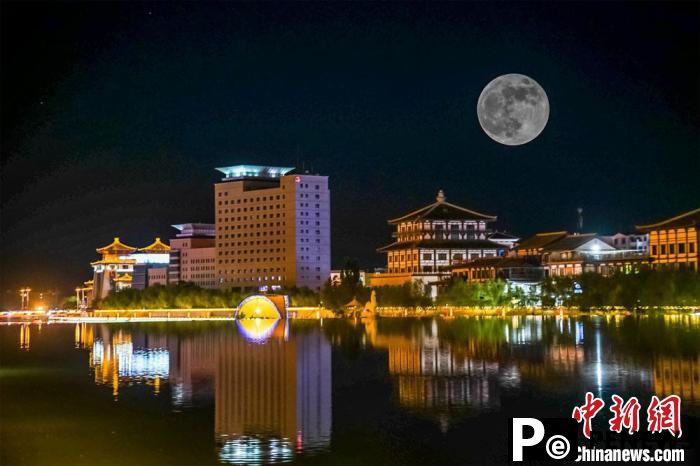 Supermoon hangs over Chinese ancient city Dunhuang