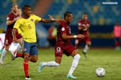Goalkeeper Farinez shines as Venezuela hold Colombia