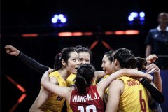 China snap USA's 14-game winning streak in women's VNL