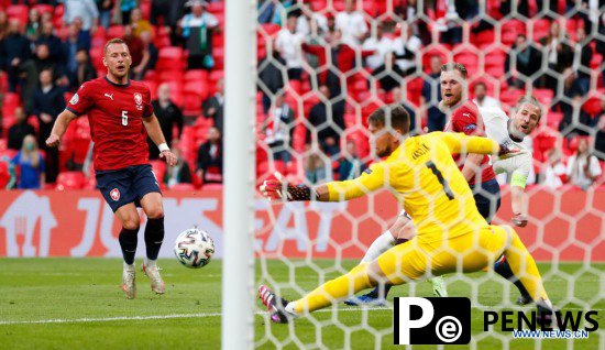 England beat Czech Republic to top group, Croatia reach Euro 2020 last 16