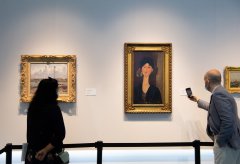 World-renowned artworks shine at 4th CIIE