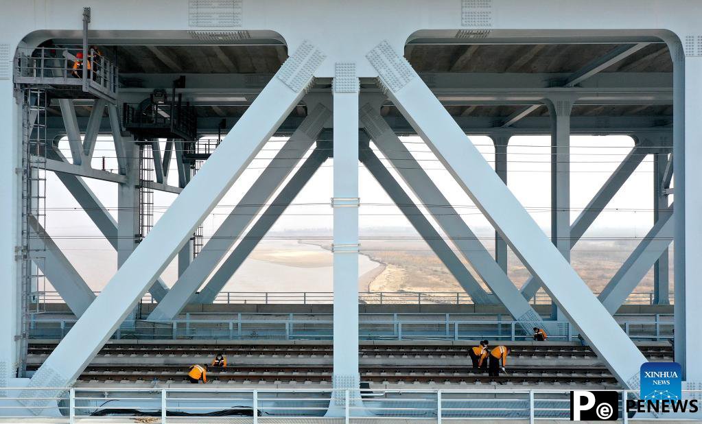 Section in Henan of Zhengzhou-Jinan high-speed railway undergoes final check