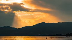Fuxian Lake in SW China's Yunnan: sunset bathing in fairy lake