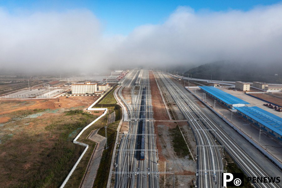 1st China-Laos Railway freight train from Kunming arrives in Vientiane