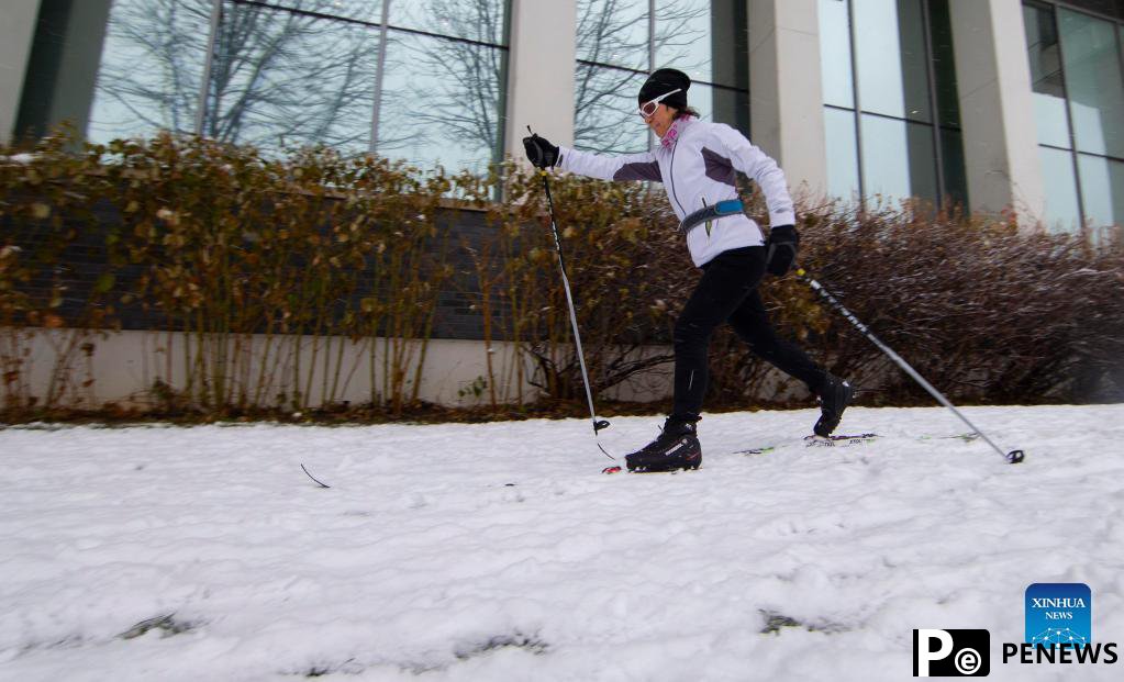 Snowfall hits southern Ontario, Canada