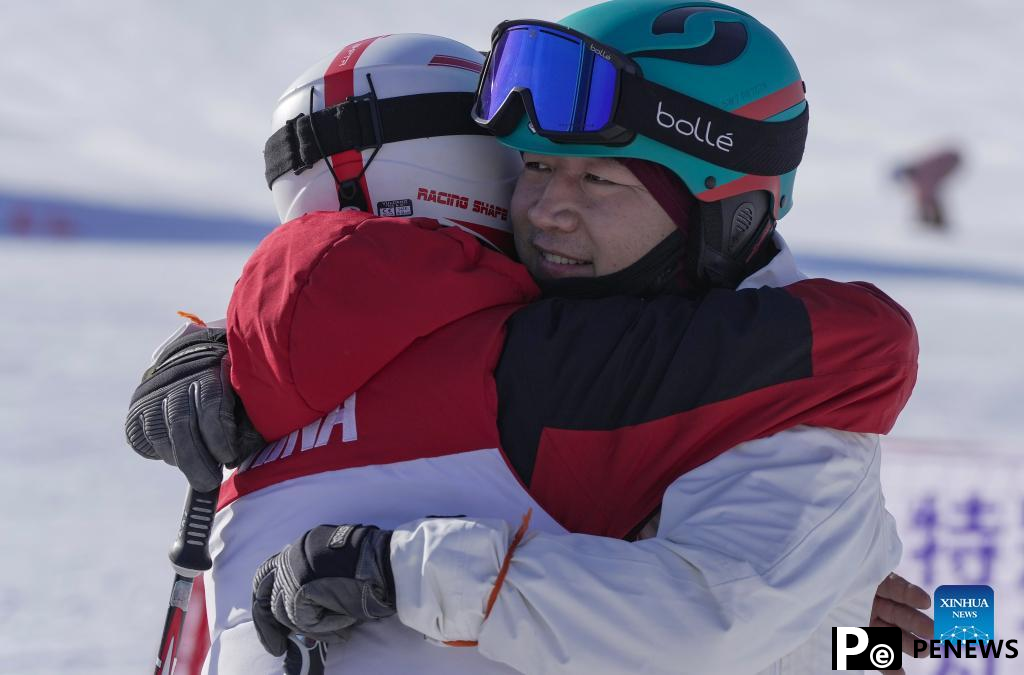 Pic story: captain of ski patrol team in China