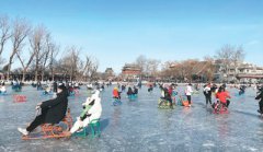 Ice and snow tourism booms in Beijing ahead of 2022 Olympic Winter Games