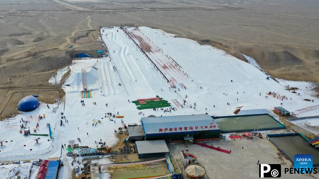Ski resort in desert fuels people