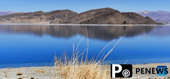 Scenery of Yamzbog Yumco Lake in Tibet