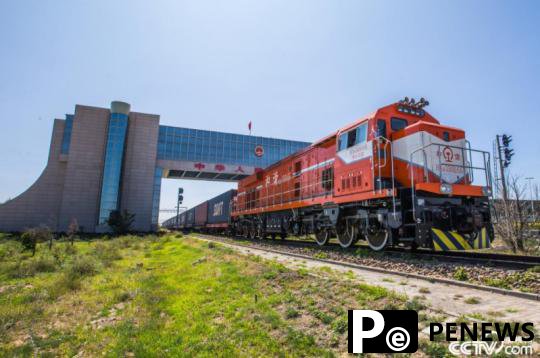  Rail connects Chinese goods with the world